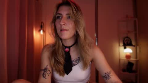 Linda Sofia help me get to 100 thumbs up online show from 03.14.26