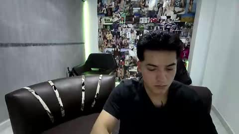 Snapshot of jackyrosee2323 chatting on 10.21.25 jackyrosee2323 online show from 10.21.25