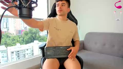 Snapshot of jacob_ferrer chatting on 02.07.26 JACOB FERRER online show from 02.07.26