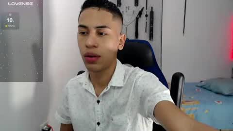 Snapshot of jacob_wolf_xxx chatting on 09.21.25 jacob online show from 09.21.25