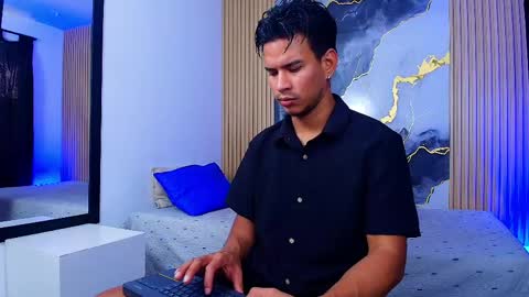 Snapshot of jacobwolf__ chatting on 05.30.26 Jacob Wolf online show from 05.30.26