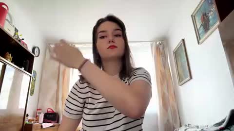 Snapshot of jacqulineatthowe chatting on 07.04.26 Mila online show from 07.04.26