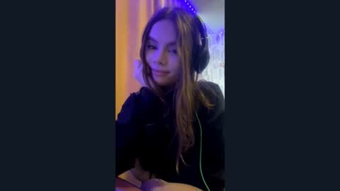 Snapshot of jacqulinescarpone chatting on 10.15.25 Adeline online show from 10.15.25