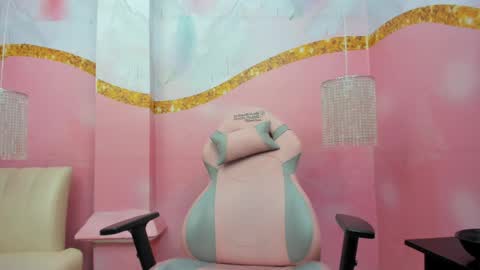 Jadde Greyy  online show from 04.17.26