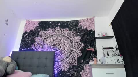 Snapshot of jade__weed chatting on 01.30.25 online show from 01.30.25