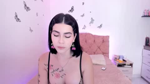 Snapshot of jade__weed chatting on 10.25.25 online show from 10.25.25