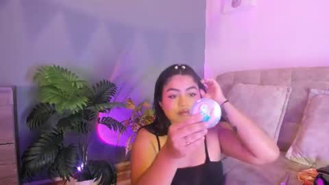 Snapshot of jade_brunnette chatting on 06.15.26 Jade Brunete online show from 06.15.26