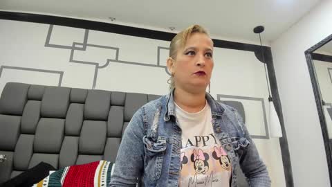 Snapshot of jade_squirt chatting on 12.02.24 Jade online show from 12.02.24