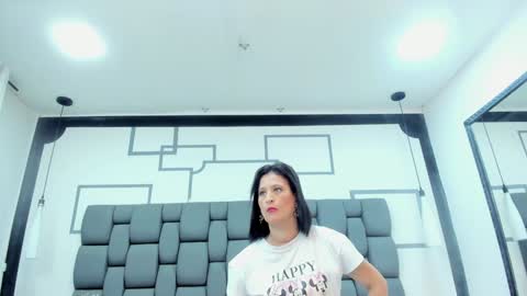 Snapshot of jade_squirt chatting on 12.13.24 Jade online show from 12.13.24