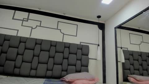 Snapshot of jade_squirt chatting on 12.16.24 Jade online show from 12.16.24