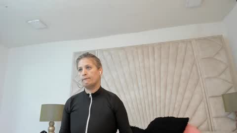 Snapshot of jade_squirt chatting on 09.25.25 Jade online show from 09.25.25