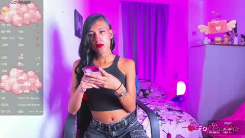 Snapshot of jadebenett chatting on 10.23.25 Jade Benett online show from 10.23.25