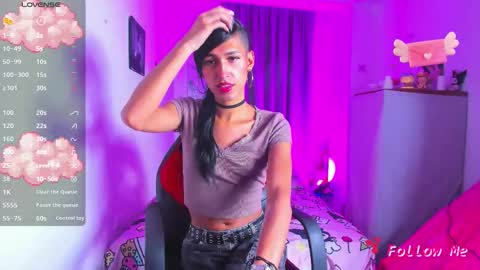 Snapshot of jadebenett chatting on 11.11.25 Jade Benett online show from 11.11.25