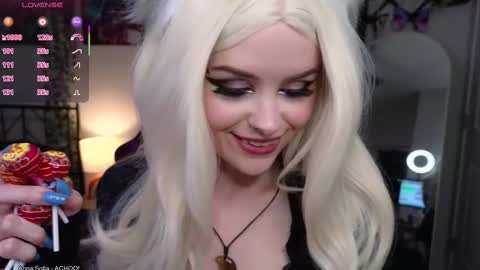 Snapshot of jadebunnie chatting on 02.25.25 Bunnie Jade online show from 02.25.25