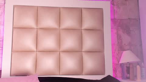 Snapshot of jadeestudios chatting on 01.24.25 jadeestudios online show from 01.24.25