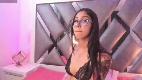 Snapshot of jadeestudios chatting on 02.22.25 jadeestudios online show from 02.22.25