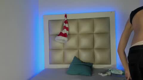 jadeestudios online show from 12.04.25