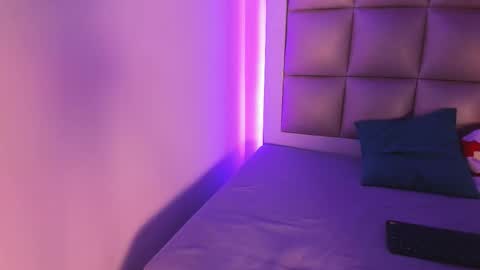 jadeestudios online show from 12.18.25