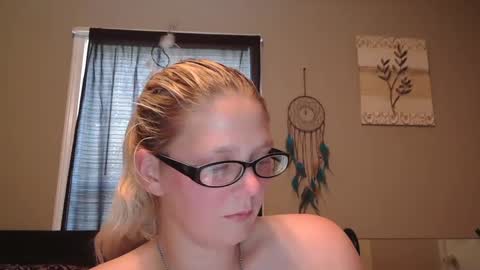 Snapshot of jadeluv chatting on 12.01.24 JadeLuv online show from 12.01.24