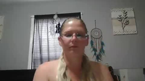 JadeLuv online show from 10.25.25