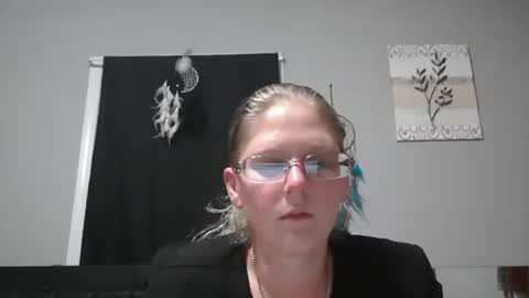 JadeLuv online show from 11.04.25