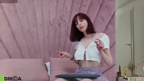 jademuse online show from 01.13.25