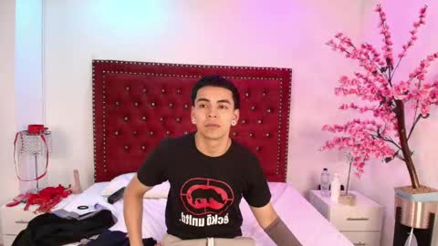 Snapshot of jaden_and_sofia chatting on 05.19.26 Jaden and Sofia online show from 05.19.26
