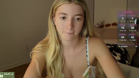 Snapshot of jadewilkinson chatting on 09.19.25 jadewilkinson online show from 09.19.25