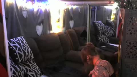 Jamie Rose Queenschild ever... online show from 02.22.25