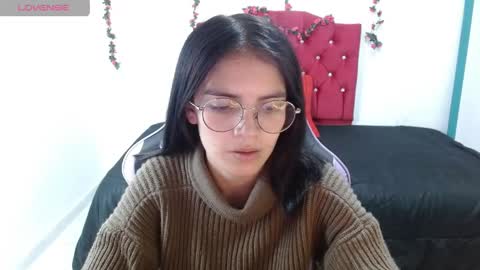 Snapshot of jaide387017 chatting on 04.27.26 jaide387017 online show from 04.27.26