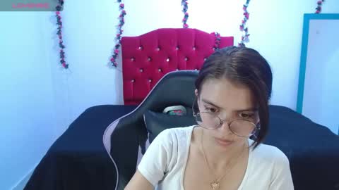 Snapshot of jaide387017 chatting on 05.27.26 jaide387017 online show from 05.27.26