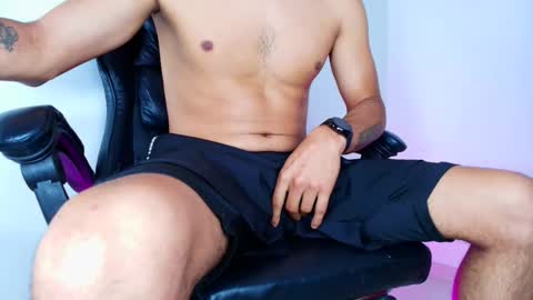 Snapshot of jairmedcer chatting on 10.22.25 jairmedcer online show from 10.22.25