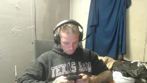 Snapshot of jake265897 chatting on 09.29.25 showingitoff online show from 09.29.25