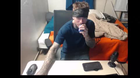 Snapshot of jake265897 chatting on 10.25.25 showingitoff online show from 10.25.25