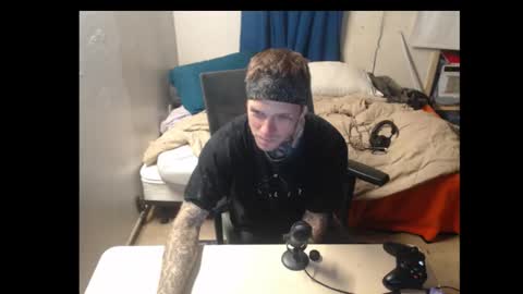 Snapshot of jake265897 chatting on 10.27.25 showingitoff online show from 10.27.25