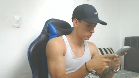 Hi guys im new 3 online show from 04.08.26