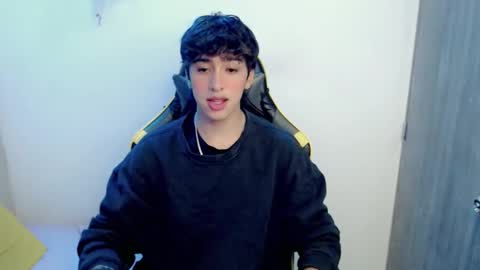 Snapshot of jake_tripp chatting on 11.02.25 jake_tripp online show from 11.02.25