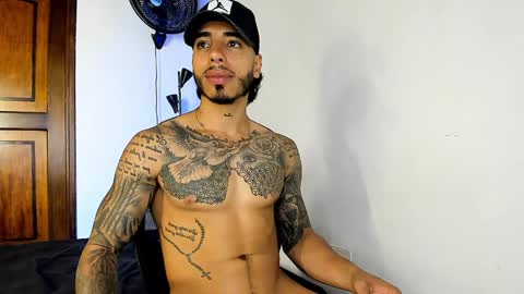 Snapshot of jakee_brown chatting on 01.28.25 Santiago online show from 01.28.25