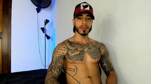 Snapshot of jakee_brown chatting on 01.28.25 Santiago online show from 01.28.25