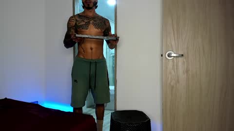 Snapshot of jakee_brown chatting on 02.04.25 Santiago online show from 02.04.25