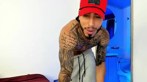 Snapshot of jakee_brown chatting on 02.13.25 Santiago online show from 02.13.25