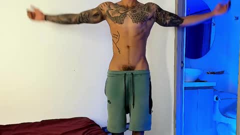 Snapshot of jakee_brown chatting on 02.16.25 Santiago online show from 02.16.25