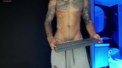 Snapshot of jakee_brown chatting on 03.05.25 Santiago online show from 03.05.25