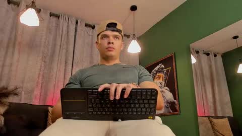 Snapshot of jakee_tyler chatting on 10.07.25 Jake Tyler online show from 10.07.25