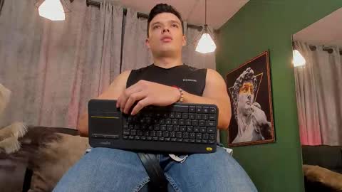 Snapshot of jakee_tyler chatting on 11.08.25 Jake Tyler online show from 11.08.25