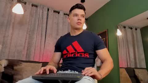 Snapshot of jakee_tyler chatting on 11.10.25 Jake Tyler online show from 11.10.25