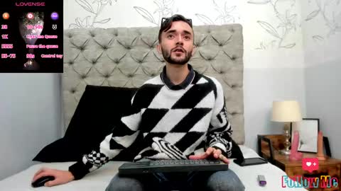 jakemagnus_ online show from 01.04.25