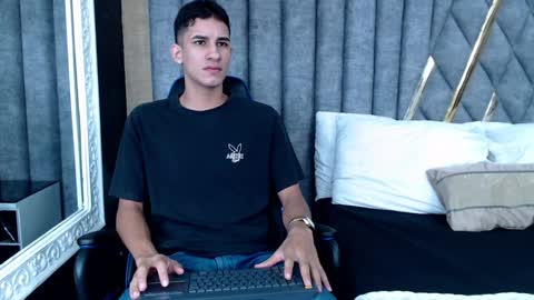 jakemoxleey online show from 01.10.25