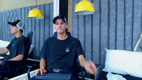 jakemoxleey online show from 01.12.25