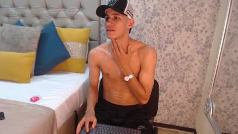 jakemoxleey online show from 01.25.25